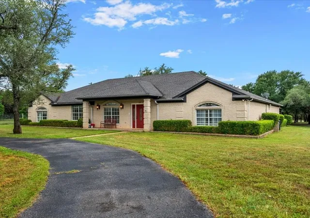 Photo 3 of Single family home for sale at 1072 Chapman Rd, Crawford, TX 76638 | MLS# 21251981 | Listing updated on 2026-09-25