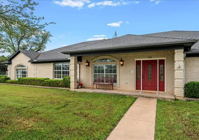 Photo 3 of Single family home for sale at 1072 Chapman Rd, Crawford, TX 76638 | MLS# 21251981 | Listing updated on 2026-09-25