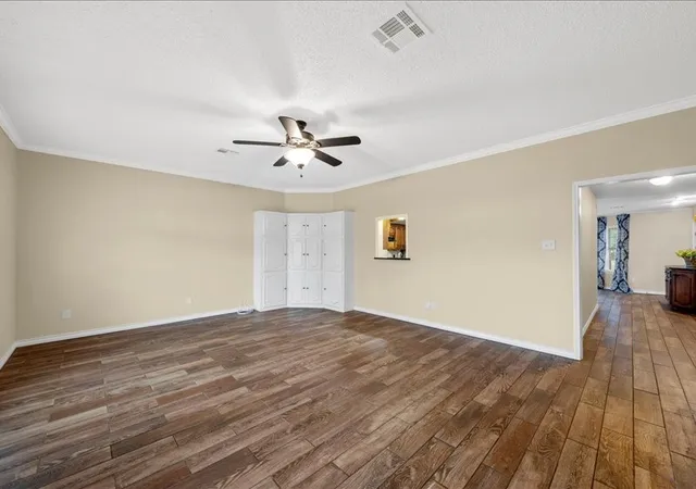 Photo 4 of Single family home for sale at 1072 Chapman Rd, Crawford, TX 76638 | MLS# 21251981 | Listing updated on 2026-09-25