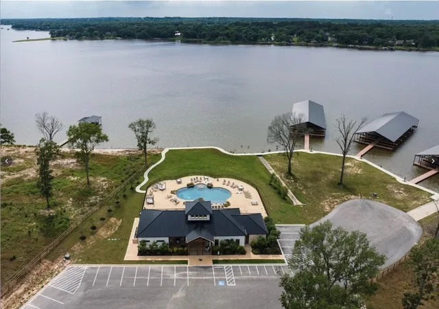Homes for sale in Malakoff, TX | 6944 Lakeshore Wy, Malakoff, TX 75148 | MLS# 21254491