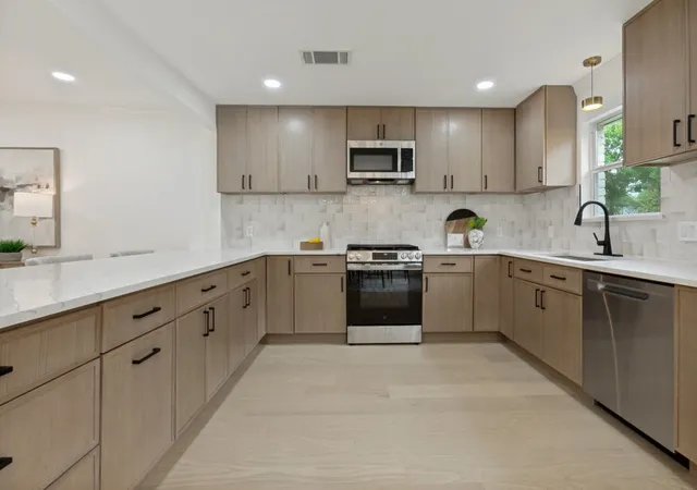 Photo 3 of Sale Pending at 15306 Trails End Dr, Dallas, TX 75248 | MLS# 21255035 | Listing updated on 2026-07-17