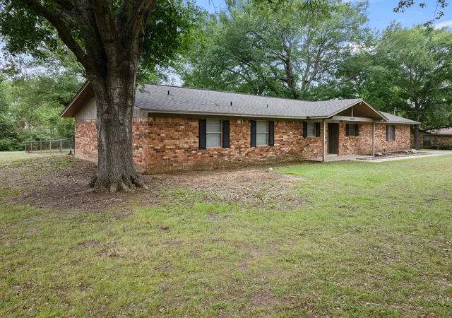 Homes for sale in Mount Pleasant, TX | 4006 Mark Ln, Mount Pleasant, TX 75455 | MLS# 21255792