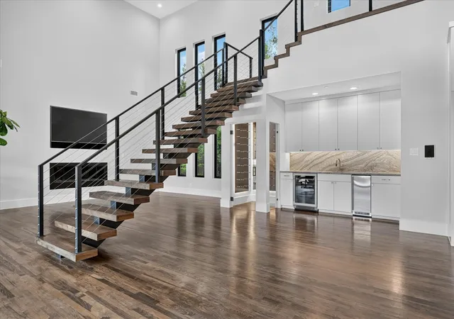 Photo 3 of Single family home for sale at 6615 Green Knoll Dr, Dallas, TX 75230 | MLS# 21256029 | Listing updated on 2026-08-31