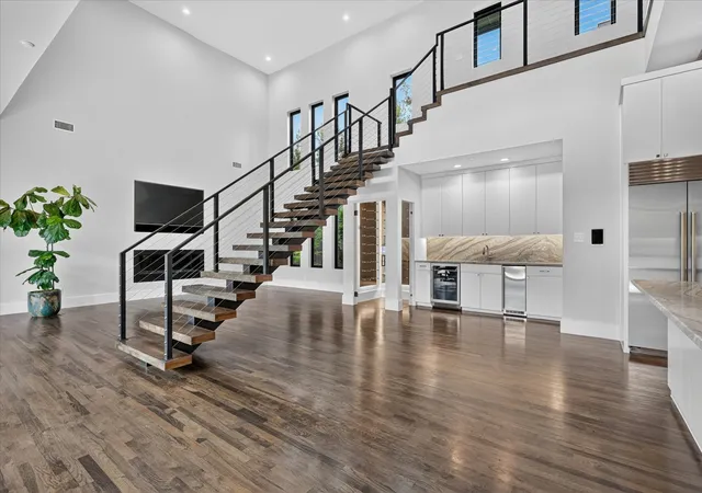 Photo 4 of Single family home for sale at 6615 Green Knoll Dr, Dallas, TX 75230 | MLS# 21256029 | Listing updated on 2026-08-31
