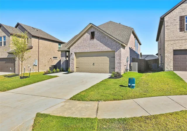 Photo 2 of Single family home for sale at 266 Little Bridge Dr, Lavon, TX 75166 | MLS# 21256068 | Listing updated on 2026-09-18