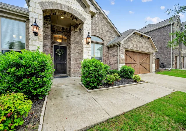 Photo 2 of Single family home for sale at 1748 Amalfi Dr, Rockwall, TX 75032 | MLS# 21252407 | Listing updated on 2026-08-26