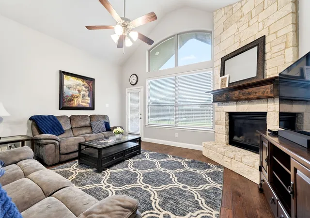 Photo 4 of Single family home for sale at 1748 Amalfi Dr, Rockwall, TX 75032 | MLS# 21252407 | Listing updated on 2026-08-26