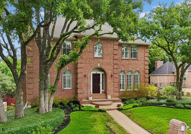 Photo 1 of Single family home for sale at 3323 Shellbrook Ct, Arlington, TX 76016 | MLS# 21255409 | Listing updated on 2026-08-23