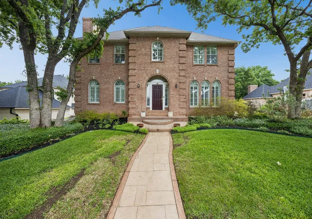Photo 2 of Single family home for sale at 3323 Shellbrook Ct, Arlington, TX 76016 | MLS# 21255409 | Listing updated on 2026-08-23