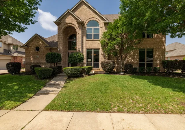 Photo 2 of Single family home for sale at 8105 Thornwood Dr, North Richland Hills, TX 76182 | MLS# 21255780 | Listing updated on 2026-08-30