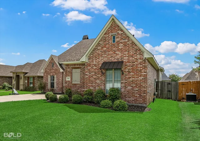 Homes for sale in Benton, LA | 402 Halifax Cir, Benton, LA 71006 | MLS# 21256024