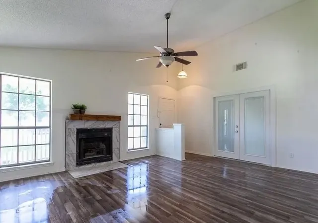 Photo 2 of Single family home for sale at 3302 Green Valley Dr, Killeen, TX 76542 | MLS# 21256105 | Listing updated on 2026-09-02