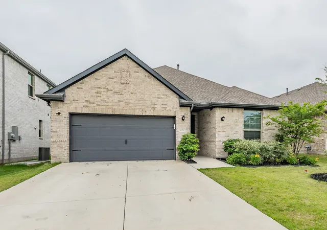 Photo 1 of Single family home for sale at 601 Bethpage Dr, Red Oak, TX 75154 | MLS# 21254975 | Listing updated on 2026-08-29