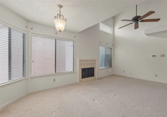 Listing Photo 4 - Condo for sale in building located at 563 Ranch Trl, Irving, TX 75063 - Unit #217