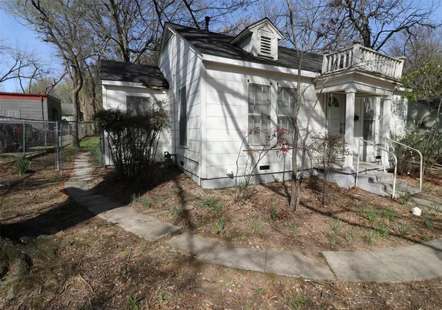 Homes for sale in Paris, TX | 718 24Th St Se, Paris, TX 75460 | MLS# 21234087
