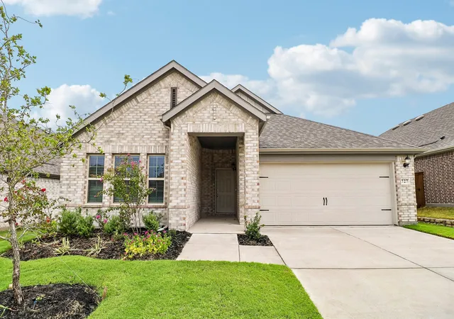Photo 1 of Single family home for sale at 727 Grand Dale Dr, Lavon, TX 75166 | MLS# 21237632 | Listing updated on 2026-10-08