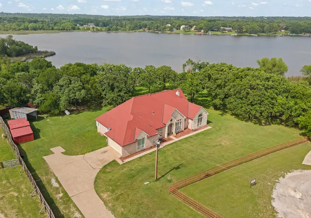 Homes for sale in Alvarado, TX | 1701 W Lake Shore Dr, Alvarado, TX 76009 | MLS# 21254836