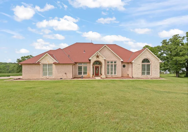 Homes for sale in Alvarado, TX | 1701 W Lake Shore Dr, Alvarado, TX 76009 | MLS# 21254836
