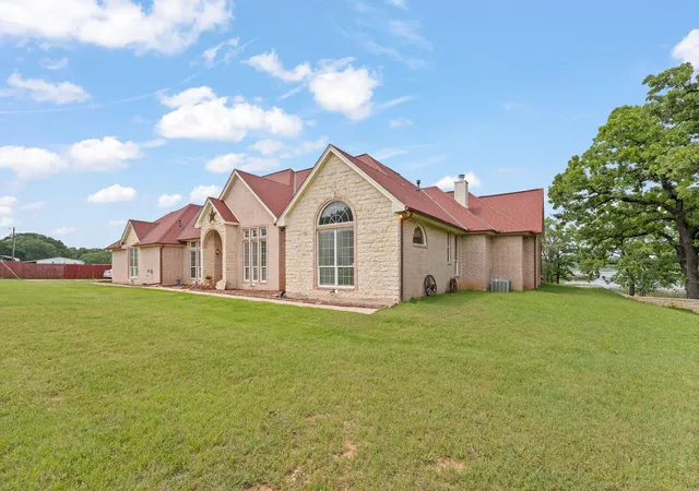 Homes for sale in Alvarado, TX | 1701 W Lake Shore Dr, Alvarado, TX 76009 | MLS# 21254836