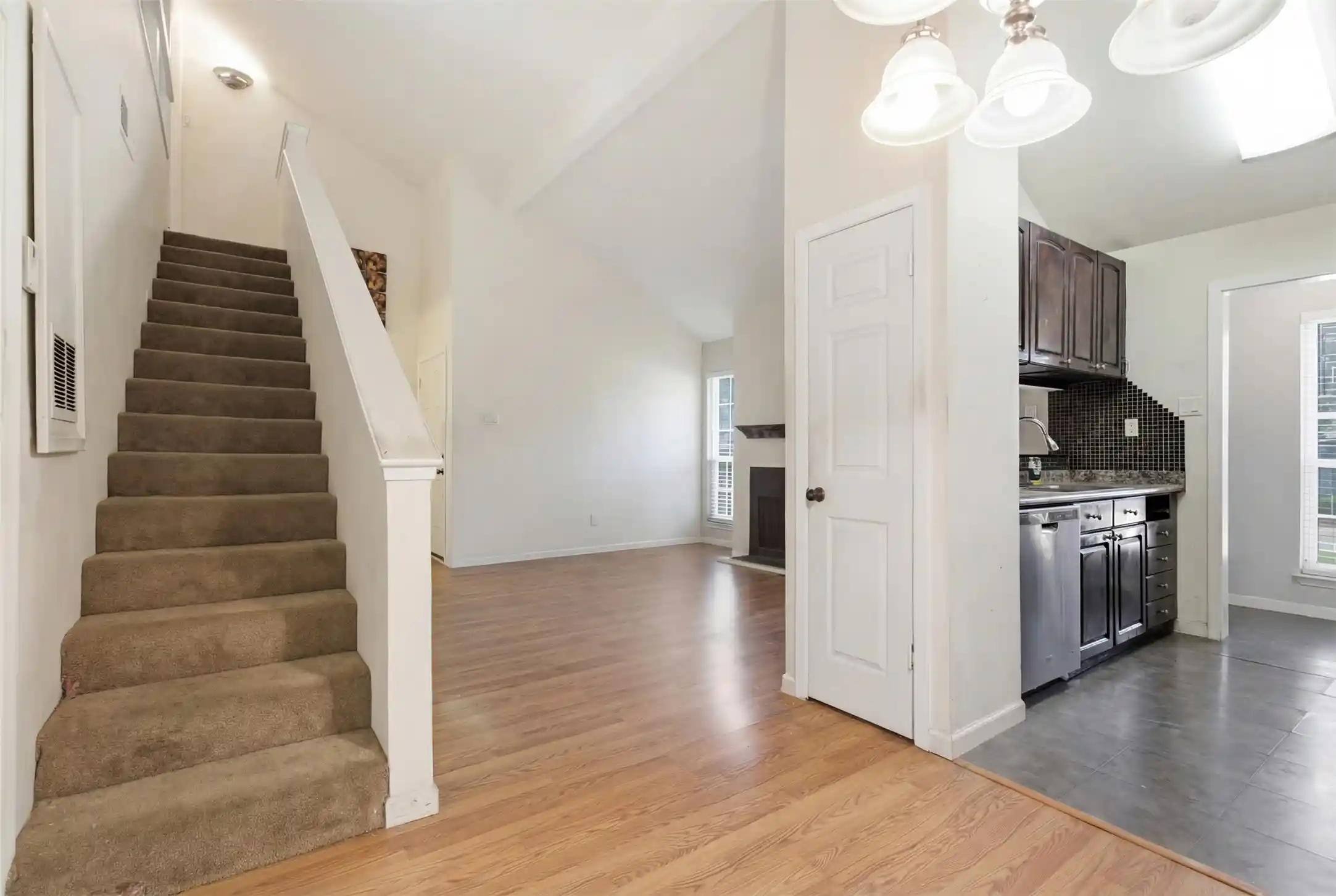 Photo 1 of Sale Pending at 5981 Arapaho Rd #602, Dallas, TX 75248 | MLS# 21253664 | Listing updated on 2026-10-14
