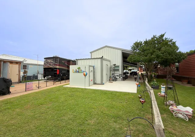 Homes for sale in Granbury, TX | 419 Brazos Harbor Dr, Granbury, TX 76048 | MLS# 21255775
