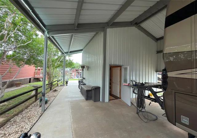 Homes for sale in Granbury, TX | 419 Brazos Harbor Dr, Granbury, TX 76048 | MLS# 21255775