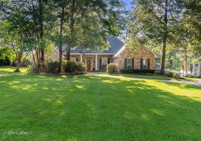 Photo 1 of Single family home for sale at 1215 Bay Ridge Dr, Benton, LA 71006 | MLS# 21254841 | Listing updated on 2026-08-24