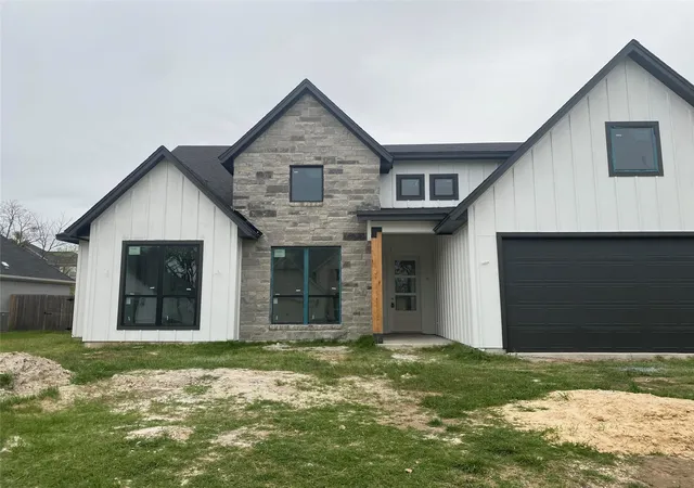 3rd image of 229 Belmont Dr, Willow Park, TX 76087 | MLS# 21256209