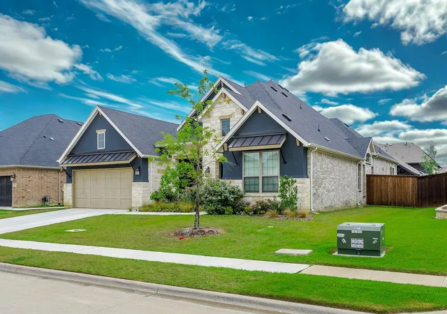 Photo 3 of Single family home for sale at 6940 Basket Flower Rd, Argyle, TX 76226 | MLS# 21256224 | Listing updated on 2026-08-29