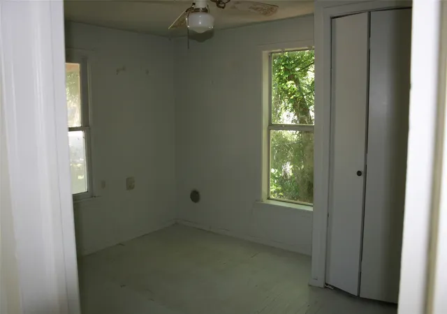 Photo 4 of Single family home for sale at 908 Franklin St, Weatherford, TX 76086 | MLS# 21256012 | Listing updated on 2026-09-30