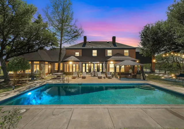Photo 3 of Mansion for sale at 2201 E Fm 813, Ennis, TX 75119 | MLS# 21232357 | Listing updated on 2026-10-06