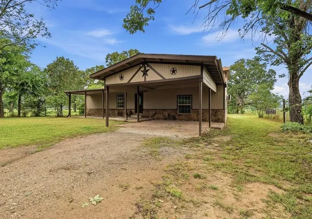 Homes for sale in Mount Pleasant, TX | 1191 County Road 3240, Mount Pleasant, TX 75455 | MLS# 21255653
