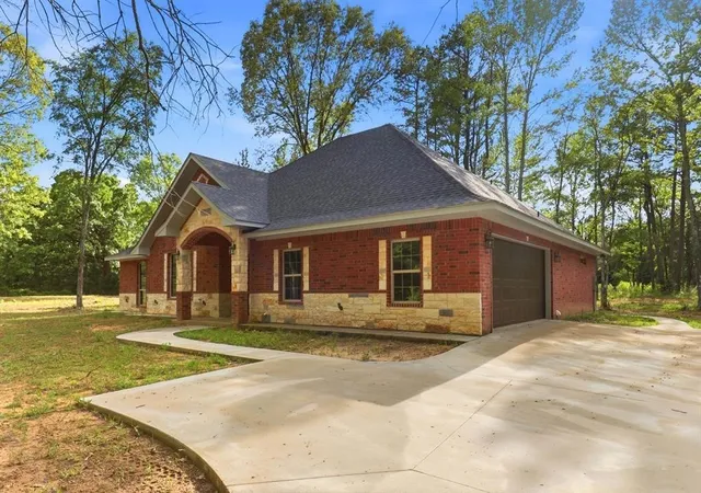 Photo 3 of Single family home for sale at 437 County Road 1660, Mount Pleasant, TX 75455 | MLS# 21255595 | Listing updated on 2026-07-18