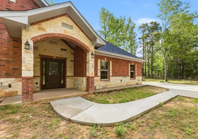 Photo 3 of Single family home for sale at 437 County Road 1660, Mount Pleasant, TX 75455 | MLS# 21255595 | Listing updated on 2026-07-18