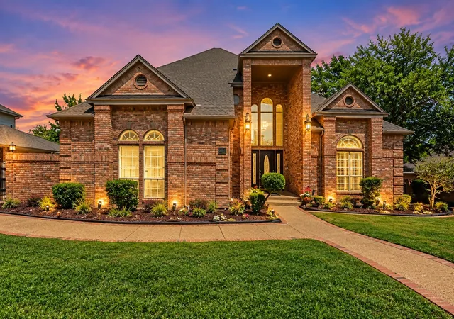 Photo 1 of Single family home for sale at 5205 Vicksburg Dr, Arlington, TX 76017 | MLS# 21247164 | Listing updated on 2026-10-01