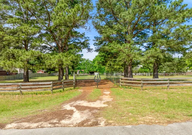 Homes for sale in Lindale, TX | 13580 County Road 4200, Lindale, TX 75771 | MLS# 21256378