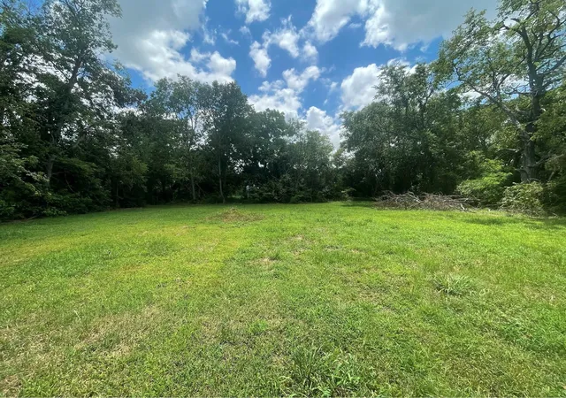 Photo 1 of Land for sale at 1127 W End St, Terrell, TX 75160 | MLS# 21256465 | Listing updated on 2026-07-26