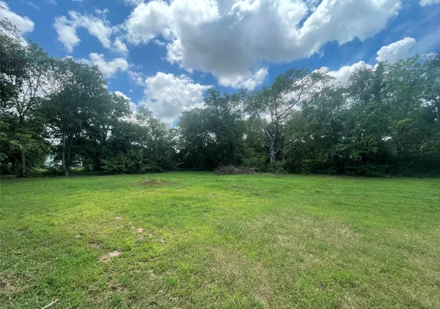 Photo 2 of Land for sale at 1127 W End St, Terrell, TX 75160 | MLS# 21256465 | Listing updated on 2026-07-26
