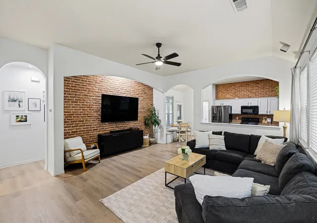 4th image of 10013 Lexington Dr, Providence Village, TX 76227 | MLS# 21255705