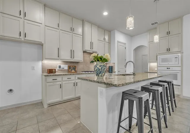Photo 3 of Sale Pending at 2801 Vista Azul Pl #2801, Mansfield, TX 76063 | MLS# 21256486 | Listing updated on 2026-10-05