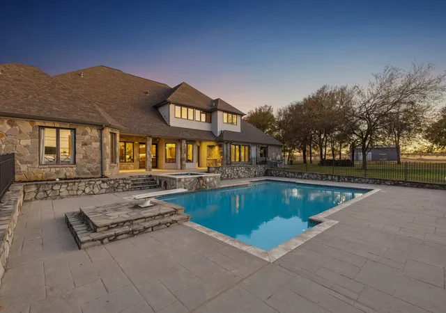 Photo 4 of Single family home for sale at 362 Woodland Hills Dr, Sherman, TX 75092 | MLS# 21256487 | Listing updated on 2026-09-30