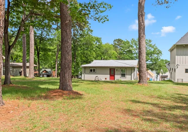 Photo 3 of Single family home for sale at 13663 Park Harbor, Eustace, TX 75124 | MLS# 21253984 | Listing updated on 2026-09-30