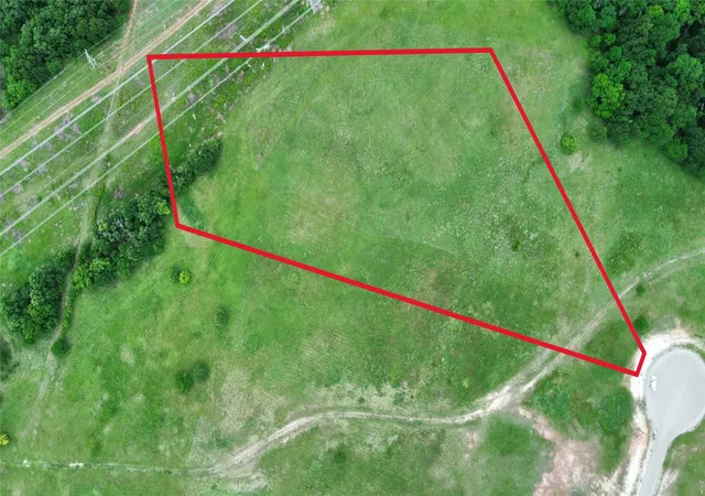 Photo 2 of Sale Pending at 515 Rolling Hills Blvd, Alvord, TX 76225 | MLS# 21255134 | Listing updated on 2026-10-05