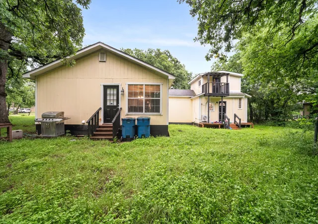 Homes for sale in Alvarado, TX | 902 Travis Ave, Alvarado, TX 76009 | MLS# 21256613