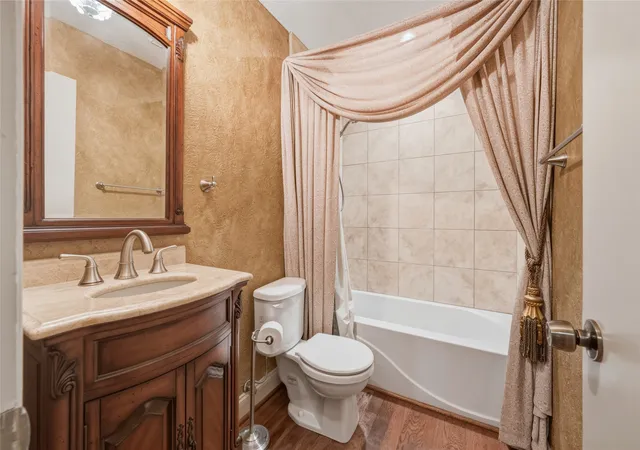 Photo 3 of Sale Pending at 9319 Chimney Corner Ln, Dallas, TX 75243 | MLS# 21252187 | Listing updated on 2026-09-18