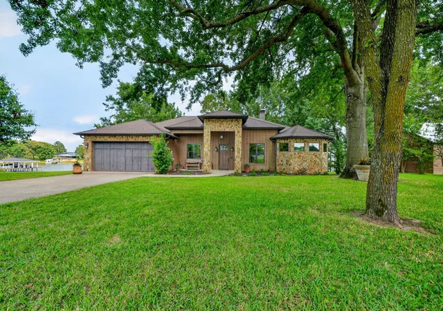 Sale Pending at 15491 Presidio Cir, Malakoff, TX 75148 | MLS# 21237345 | Listing updated on 2026-07-27
