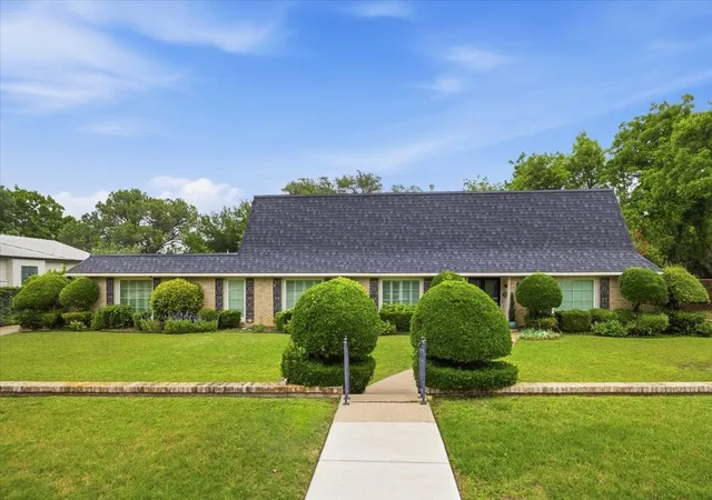 2nd image of 4017 Hildring Dr E, Fort Worth, TX 76109 | MLS# 21255719
