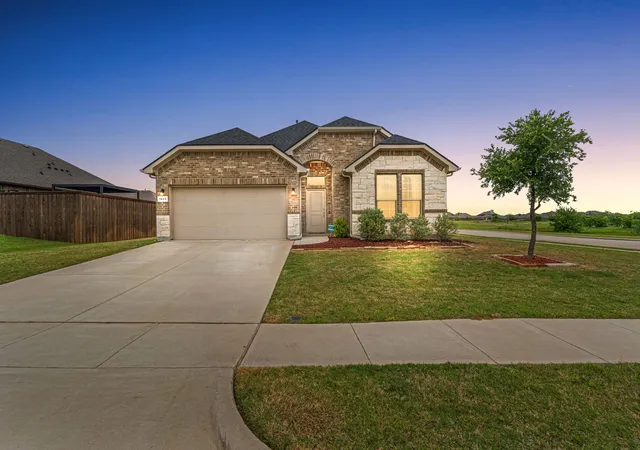 Homes for sale in Krum, TX | 1443 Fox Hollow Rd, Krum, TX 76249 | MLS# 21235714