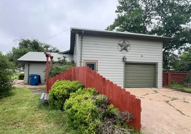 Homes for sale in Breckenridge, TX | 1305 W Elliott St, Breckenridge, TX 76424 | MLS# 21256714