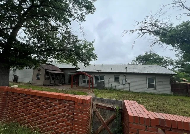 Homes for sale in Breckenridge, TX | 1305 W Elliott St, Breckenridge, TX 76424 | MLS# 21256714